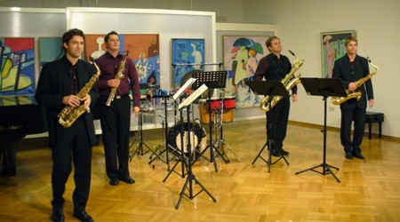 4 Saxess