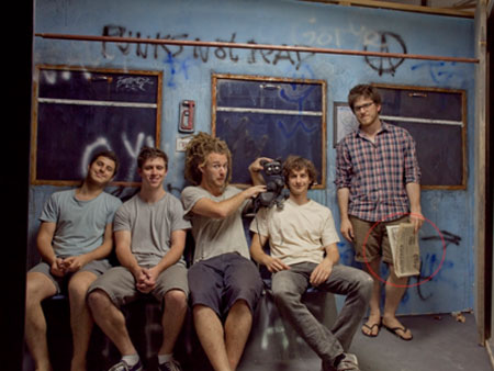 Gotye, "Easy Way Out" i "Politika"