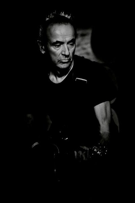 Žika bi da peva sa Hugh Cornwell-om!