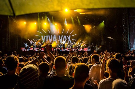 Prepuna glavna bina na otvaranju Exit-a
