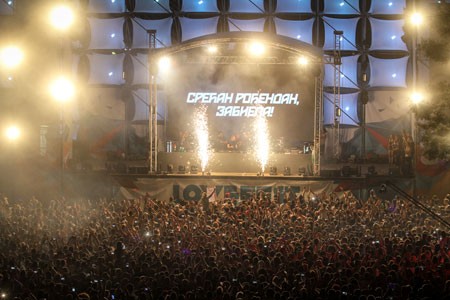Lovefest 2015 - Fire stage - Srećan rođendan James Zabiela