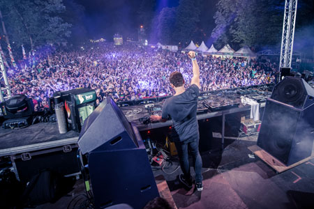 Fedde Le Grand nastupio pred prepunim Fire Stage-om