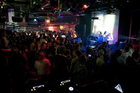 Live-electro bend iz Beča u KC Gradu